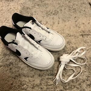 Nike Gamma Force Black and White Women’s Sneakers size 7